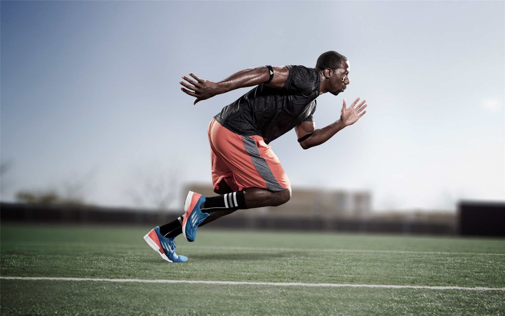 “青春启航”青少年篮球文化巡展在上海全面展开,弘扬体育精神